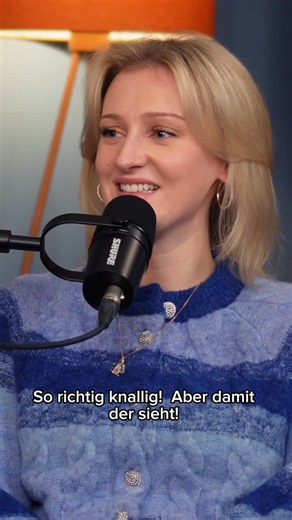 We Listen & We Judge ✨ on Instagram: "Was ist los mit den Fahrzeugscheinwerfer? 😨 We Listen & We Judge jeden Donnerstag überall wo es Podcasts gibt und auf Youtube. #fyp #judgewithus #podcast @slimladysashka @matteovanvliet"