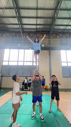 Cheerleading Practice Highlights: Acrobatic Stunts