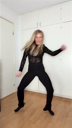 Slower tempo is also fun 🤩 #dance #shuffle #dancer #shuffledance