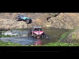 Axial Wraith vs Axial RR10 Bomber