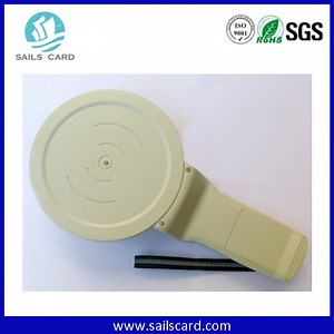 [Hot Item] NFC Passive RFID Ear Tag Handheld Reader
