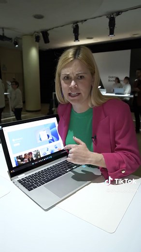 Samsung Galaxy Book 3 Pro 360 Review: Touchscreen Laptop with Versatile Display