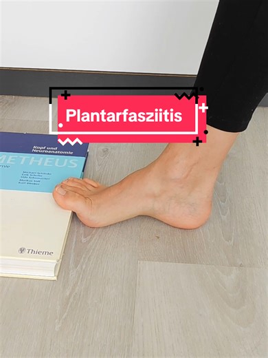 Antwort auf @user34350862 Das sind nur einpaar mögliche Übungen, die man bei einer Plantarfasziitis machen kann. Zusätzlich kann eine Unterstützung mit dem Tape erfolgen. #plantarfasciitis #plantarfascia #plantar #therapie