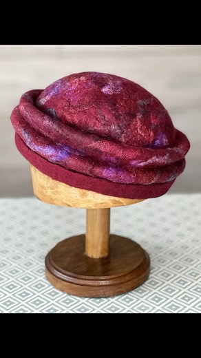 Wet felting a hat on a ball! If you’d like to make your own felt hat in time for winter, my online course to make one (which is a double tutorial along with a nuno felted cowl scarf) is currently on offer until 14 September. Here’s the link to more details (or visit the link in my bio): https://feltingtutorials.com/course/nuno-felt-hat-and-cowl-on-a-ball/ #natashasmarttextiles #livingfelt #livingfeltfriends #livingfelttutorials #wetfeltmaking #felthatonaball #hatonaball #felthat #hatmaking #hatm