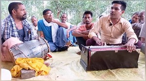 Log har mod pe ruk ruk kar latest gazal video #gazalstatus #gazallive #love #sayri #harmoniumprogram #dehati #bhakti #music #musica | Desi super hit program