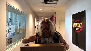 22K views · 244 reactions | Den 1 augusti flyttar Bandit till en ny frekvens i Stockholm! 101,9 FM blir det nya hemmet. Se till att vara redo att byta så att du inte missar något! | Bandit Rock | Facebook