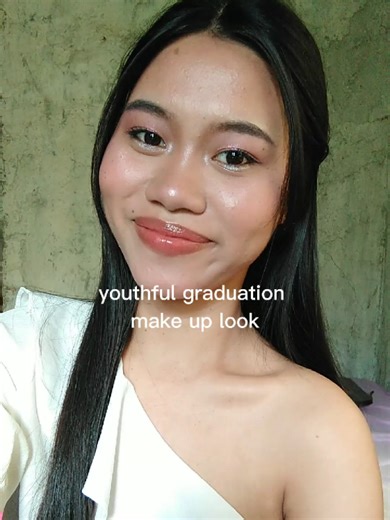 Youthful Graduation Makeup Look Guide