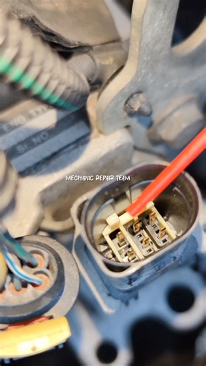 Mechanic Repair Team on Instagram: "Check Engine Light? Clean O2 Sensor Connector 🔧😊 #mechanicrepairteam"