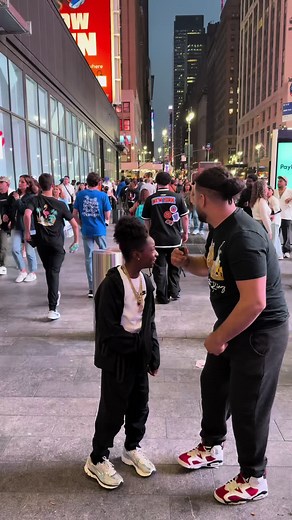 WE OUTSIDE GOING CRAZY WITH @eli_gzzz 🤣🤣🤣 #giddyleftytv #trending #explore #comedy #funny #humor #hilarious #fun #wow #reels #viral #waterballoon #prank #pranks #prankster #newyork