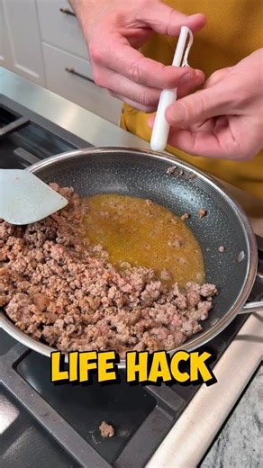 Noah Klein on Instagram: "Cooking greese cleanup trick #lifehacks #cookinghack #foodart"