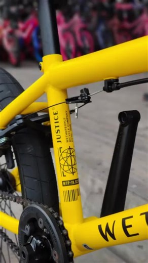 💛 WETHEPEOPLE JUSTICE Matte Taxi Yellow — loud, bold & unapologetically street. Born from the pavement, tuned by the pros. Inspired by Felix Prangenberg’s setup — Full custom vibes straight outta the box. 🚧🔥 ⚙️ Specs: ✅ 4130 Chromoly Forks   Bars ✅ Activate 2.35” Tires ✅ Guarded Paragon Sprocket ✅ 20.75” TT | 76° HT | 25/9 Gearing ✅ Hub Guards   U-Brakes ✅ Rear Double Wall Rim ⚡ 25.75 lbs — lightweight & built to throw down 📍 BMX Cycle Center 41 Dagat-Dagatan Ave., Caloocan City, Philippines