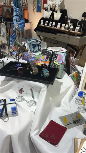 The stocking stuffers are HERE early!!! 🎄✨ Charcuterie & Showcase — Stocking Stuffer Edition! ✨🎁 Now thru Dec 13th. With a party Dec 11th 3–7 PM at Heron House Gallery Are you ready to stuff those stockings! 🧀🍷 We’re overflowing with artsy treasures all under $33 — the kind that make stockings overflow and hearts sparkle. 💖 Come play, shop, nibble & discover the magic you won’t find anywhere else. Because at Heron House Gallery… Expect the Unexpected. 😉 📍 1830 N Plaza Dr 🎄 Bring a friend