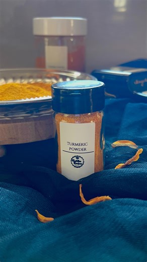 Golden goodness in every sprinkle - here’s how I make Turmeric powder 💛 Ingredients: * 450 grams unpeeled Turmeric root (I got these from @checkers_sa Method: * Cover your counter tops with paper or an old kitchen towel & wear some gloves because Turmeric stains. * Peel the turmeric roots with either a spoon or peeler, whichever works best for you. * Once peeled, thinly slice them. * Place on a lined tray but be sure not to overlap them. * There are 3 ways you can dry the turmeric: 1. Bake in t
