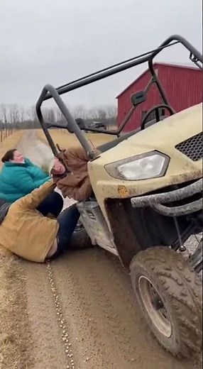 Never underestimate the power of an absolute unit. The UTV learned that lesson. 💪💥