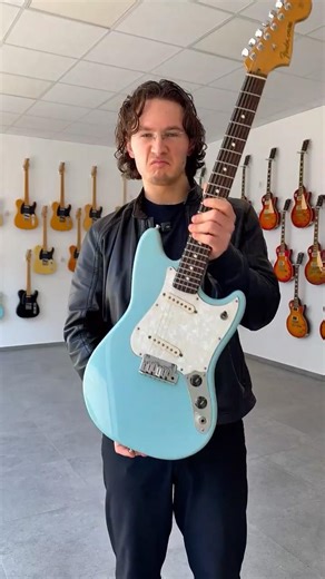 FENDER USA CYCLONE 2000 – Daphne Blue