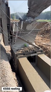 4.8K views · 14 reactions | Modernizing barrier Walls: Automated Slip Formwork in Action #building | KSSE Structural Engineer | Facebook