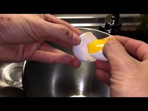 Separating eggs like a pro Separating egg whites and yolks instructions