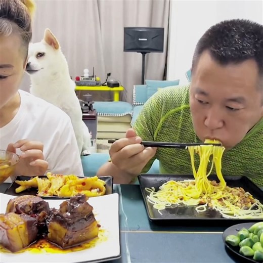 31K views · 381 reactions | 塞 “Spicy Crayfish and Rice Make the Perfect Couple’s Dinner”  | Redline | Facebook