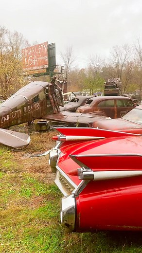 World’s 🌎 Largest Classic Car Junkyard 93 years have come and gone Old Car City Keeps Moving on.🇺🇸 | Old Car City USA