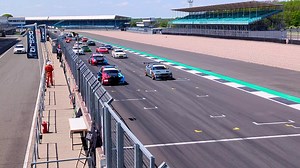 WHAT A SPECTACLE! A near 40 car grid gets two hours of BRSCC SuperSport Endurance Cup Racing action underway in a sensational array of colour, power and noise here at Silverstone - simply magnificent! 👌🟢🟢🟢 ⏱️ LIVE TIMING - https://livetiming.tsl-timing.com/232031 🎥 YOUTUBE LIVE STREAM - https://www.youtube.com/live/aXf0gRJPSRY?feature=share 🚗 runyourfleet 🚙 | BRSCC