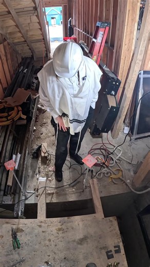 Manger walked in 😦#bluecollar #elevator #Milwaukee #viral #fyp | elevator