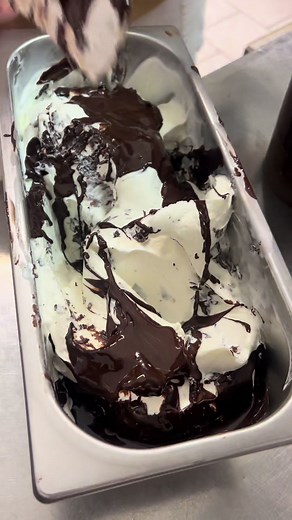 Scopri il gusto del Gelato Stracciatella