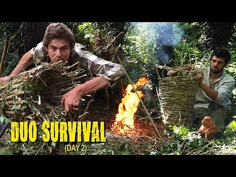 Surviving on an Island - Day 2: Primitive Fish Traps