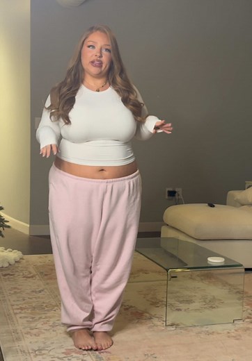 This is what its actually like getting dressed w me most the time 😂