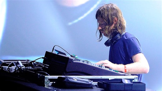 1997 interview reveals that Aphex Twin owned a tank, wanted to buy a submarine and used the vault of the former bank he owned as a reverb: "It would be great for parties"