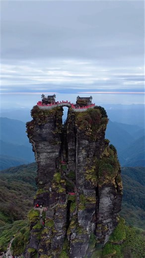 Fanjingshan China 🇨🇳 | 2,572m Sky City Over the Clouds 🚡