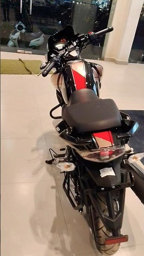 New Apache 160 2V Anniversary Edition 😍🔥 | Mileage & Features ⚡ #Apache160 #TVSApache #BikeShorts