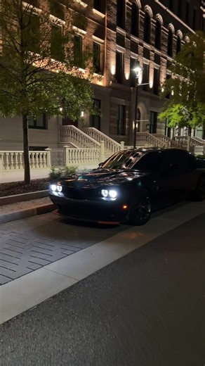 🌃😮‍💨 #dodgechallenger #fyp #srt #carsoftiktok #392scatpack🐝 | cars