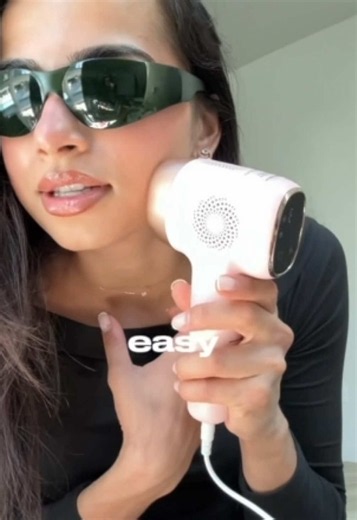 Your busy schedule needs a simpler self care routine:) Wavytalk Bare It IPL Hair Removal for at home hair removal because constantly keeping up with shaving is a chore 🤍 @wavytalkofficial #WavytalkHairRemoval #LaserHairRemoval #IPLHairRemoval #AtHomeHairRemoval #Wavytalk