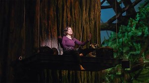Idina Menzel returns to Broadway in "Redwood"