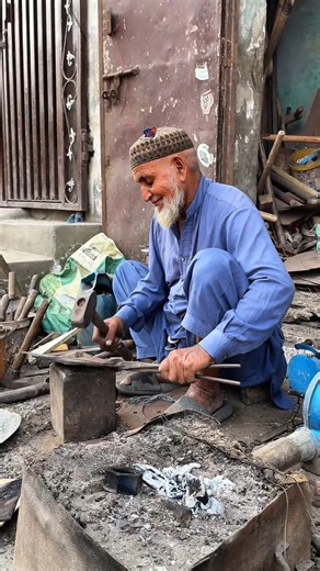 Metal Innovation | Sharpening Blade With 100 Year Old Technique! #blade #sharp #blacksmith #handforge #forge #dıy | Instagram