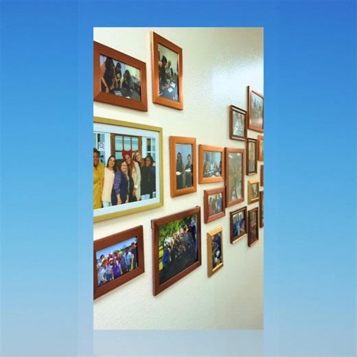 🎉 Congratulations to our Intermediate English Students! Our students just completed 6 weeks of the Morning Intensive Program, and we’re so proud of their hard work and accomplishments! 👏 A special thank you to Marina who created this amazing video featuring classmates, teachers, and staff. 💛 Huge shoutout to Teresa for making learning fun, engaging, and inspiring every day! 🌍 We loved welcoming students from all over the world. Some have returned home, but we hope to see them back soon. Lear