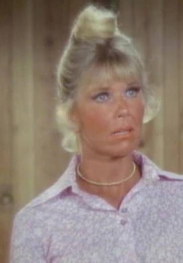 The Doris Day Show S03:E05 - Doris Leaves Today's World (Pt. 1)