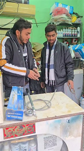 Nitin Agarwal 🇮🇳 on Instagram: "Aaj se bander ka kaam khtm 😂😂 #actechnician #airconditioner #acinstallation #bulandshahr #uttarpradesh"