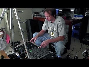 CD Beatmixing - DJ'ing for Beginners - Using CD Players with Pitch Controls