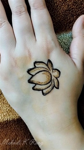 how to make lotus flower 🪷🌱🍃 mehndi design😍 #mehndikrung