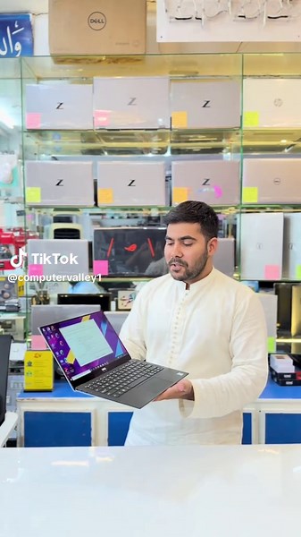 Dell XPS 9370 Core i7-8th Generation 8gb ram 256gb ssd Ips screen Backlit keyboard Original Charger