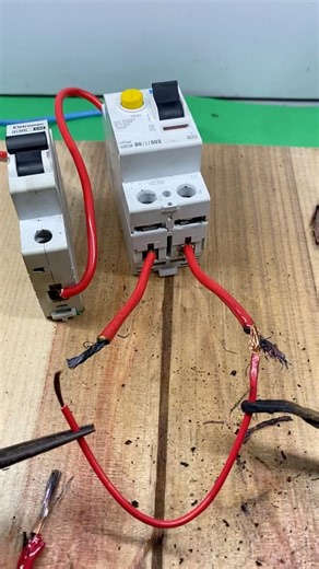 THIS IS HOW YOU SHOULD DO IT ✅install a residual current device (RCD) #electrical #electrician #d...