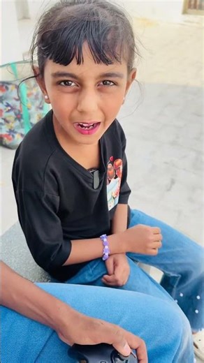 Aayat Bhai has a remote controller 😁