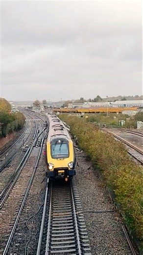 Class 221 Passing Campbell Road bridge with 2 tones #britishrail #trainspotting #railway #train