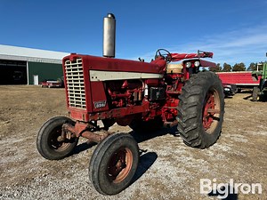 1971 International 856 Farmall 2WD Tractor | Agriculture