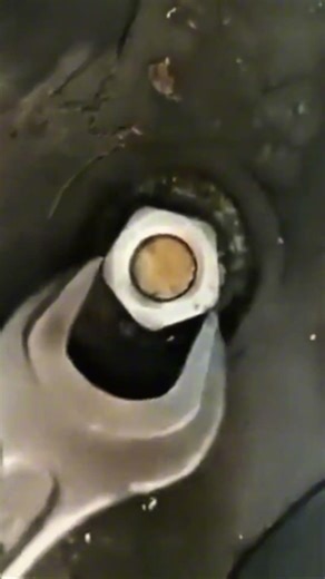 Five-Sided Bolt? Don’t Use the Wrong Wrench! #shorts #MechanicLife #satisfyingfix #motorcyclebuild