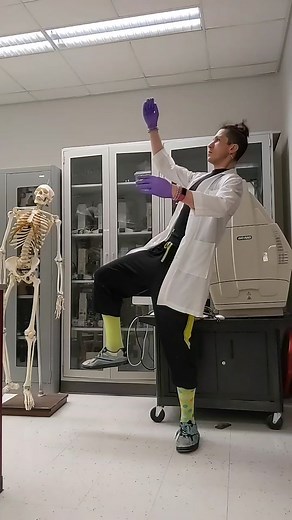 #dance #robot #glitch #nightmarefuel #popping #isolation #fitcheck #lgbtq #animatronicchallenge #labbing #animatronic #fypシ #foryou #fyp #nonbinary #enby #enbyart #fnaf #skeleton