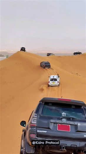 Long Line of SUVs Driving Through the Desert | Epic Convoy 🔥🏜️ #suv #suvchallenge