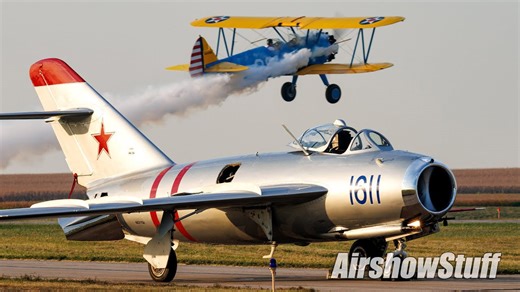 Watch jaw-dropping airshow moments one after another