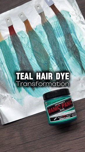Teal hair dye transformation using @ManicPanicNYC When I test hair colours, I like to try them on a few different starting levels so you can really see how the shade behaves. Here’s Manic Panic Siren’s Song on 5 different test strands, because the colour you get always depends on the colour you start with. #haireducation #manicpanicnyc #colorswatch #diyhair #haircolor